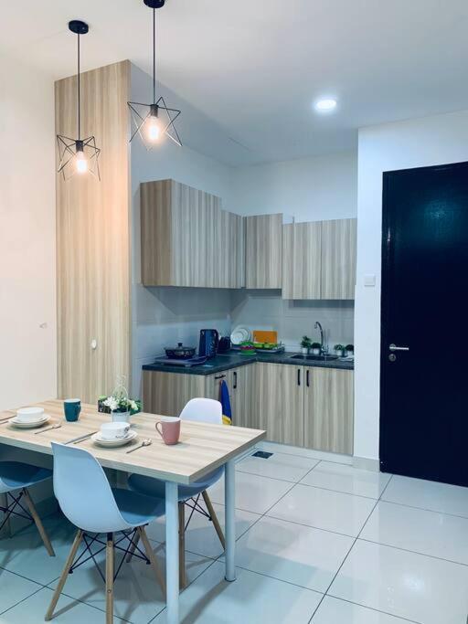 Stay@ Kiara Plaza Kajang/Semenyih Free Wifi/Car Park Buitenkant foto